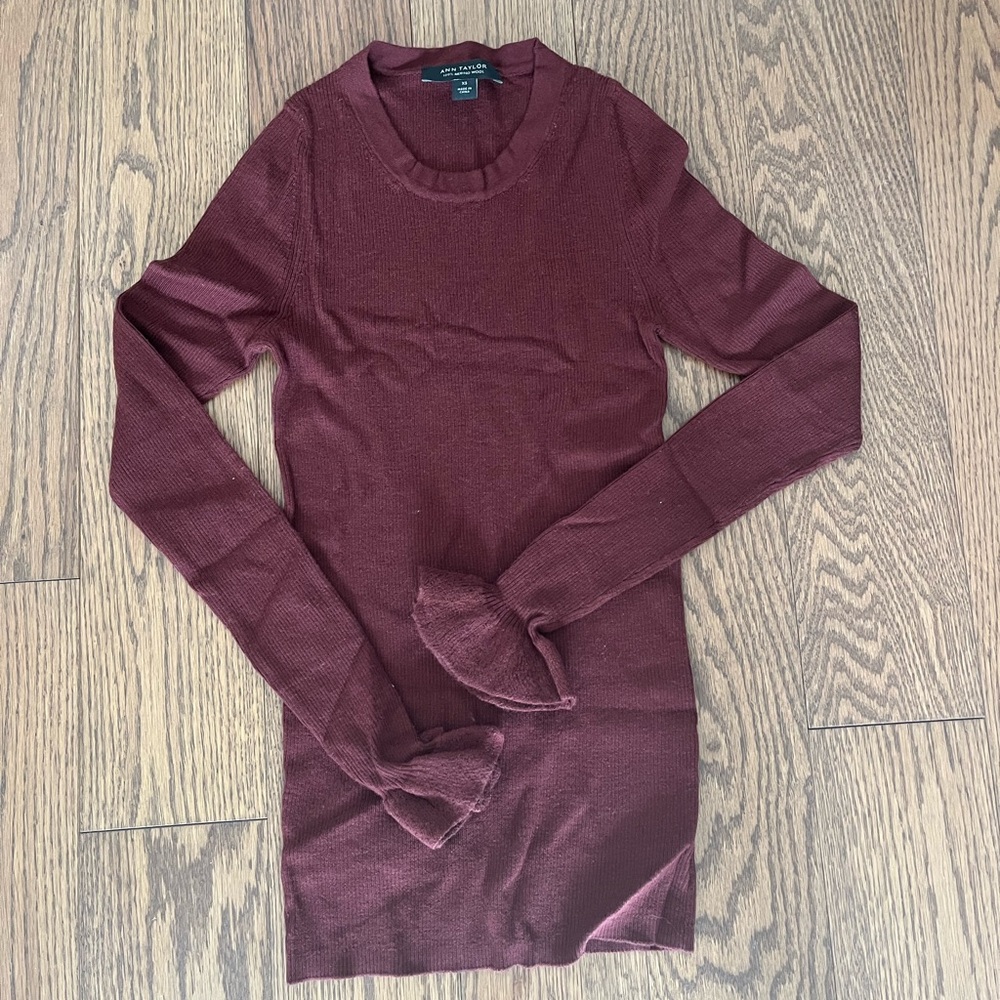 Ann Taylor | Burgundy Long Sleeve Knit Top